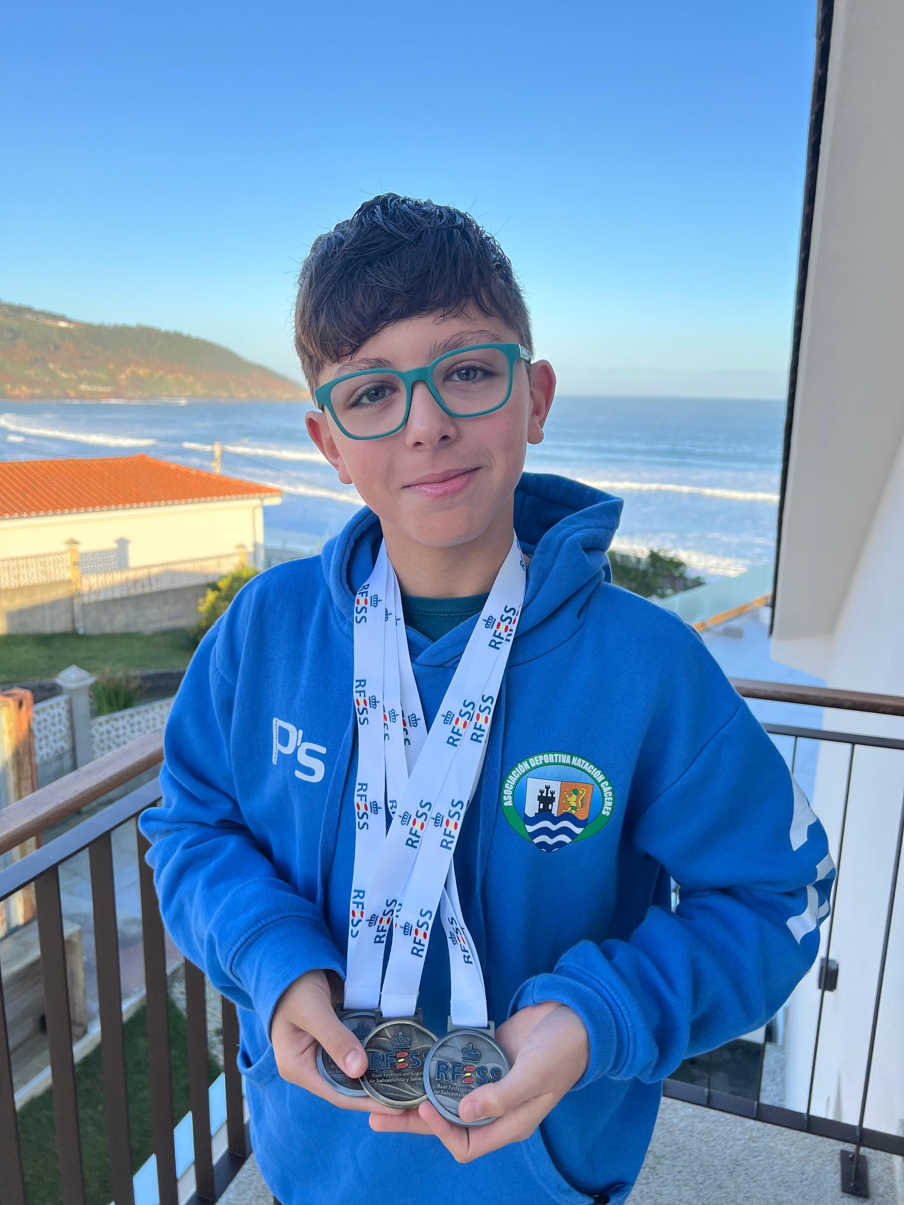 FRANCISCO GUERRA CONSIGUE UN RÉCORD DE ESPAÑA Y TRES MEDALLAS EN LA KIDS SPANISH CUP